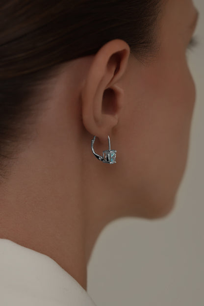 Earrings on French Lock with blue diamond imitation in Cushion cut