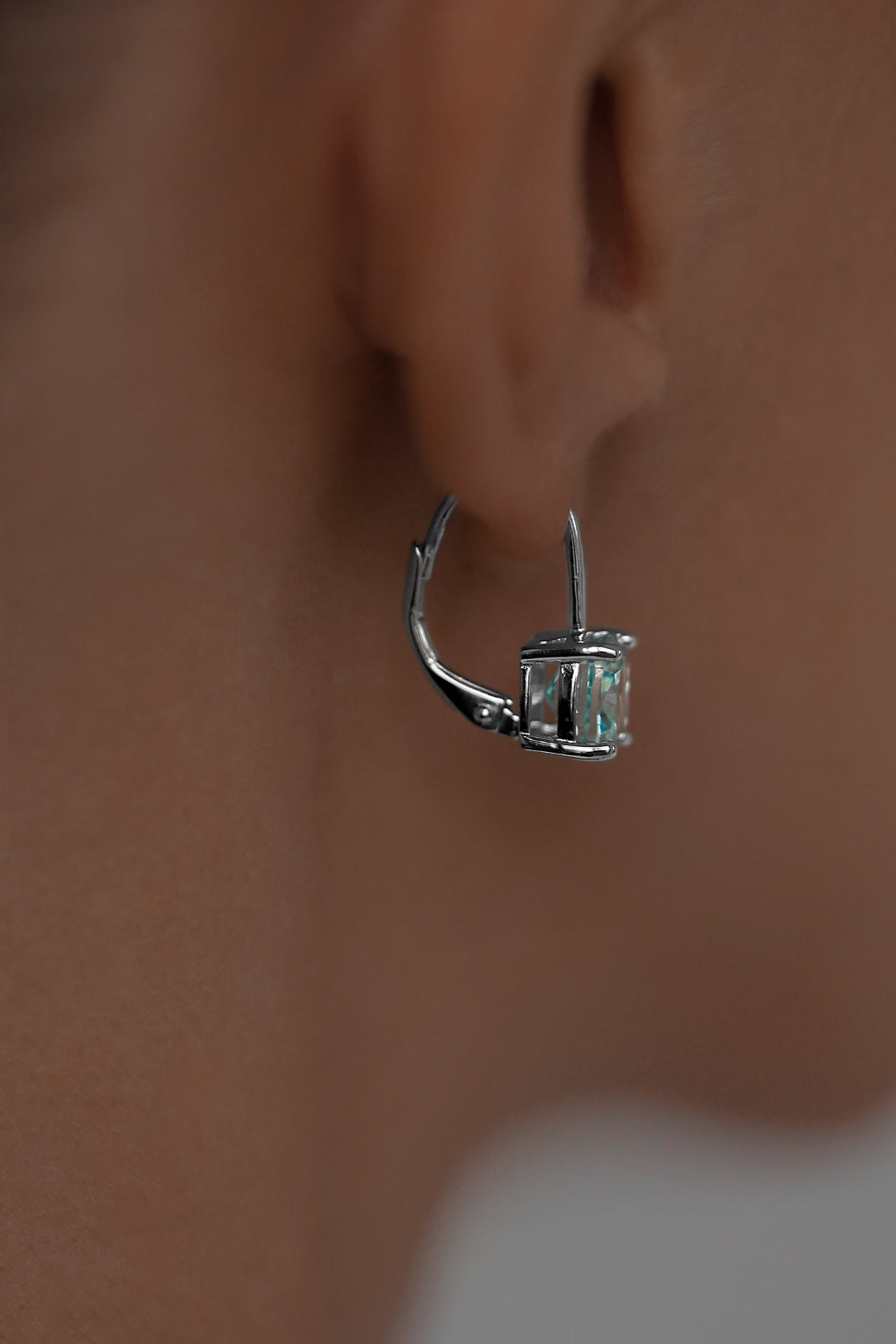 Earrings on French Lock with blue diamond imitation in Cushion cut