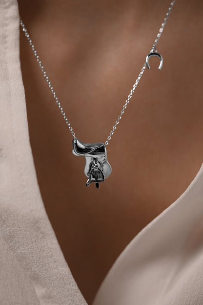 Necklace Saddle