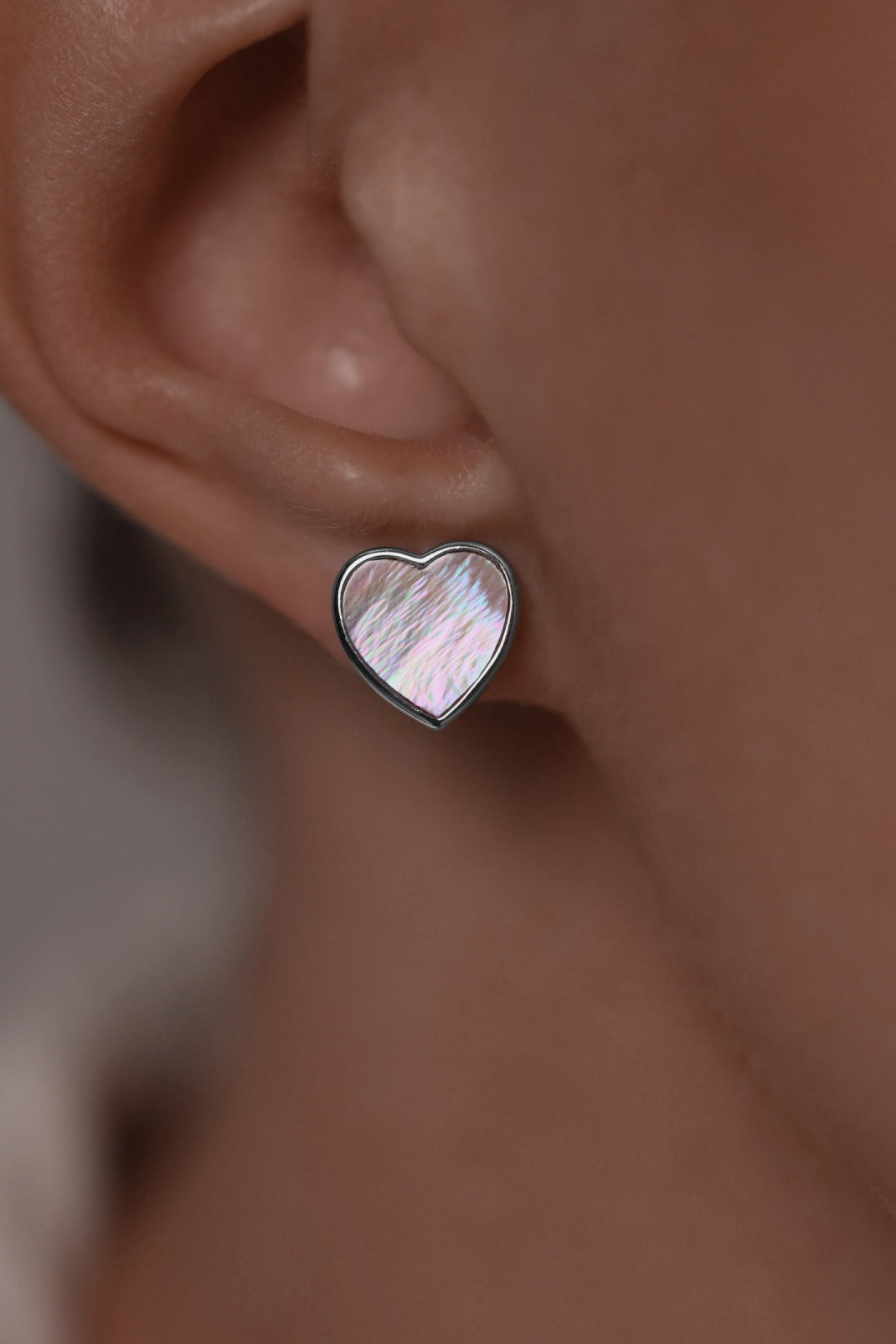 Earstuds Heart with pink mother of pearl