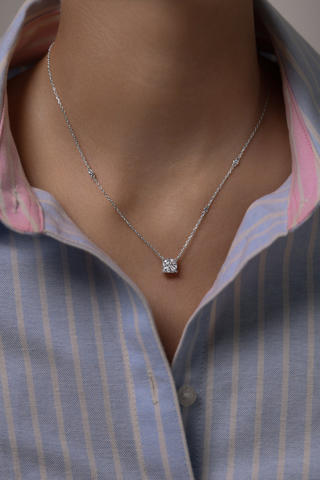 Necklace with Coushon cut high-grade cubic zirconia