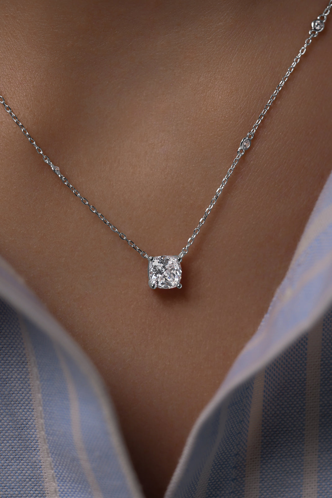 Necklace with Coushon cut high-grade cubic zirconia