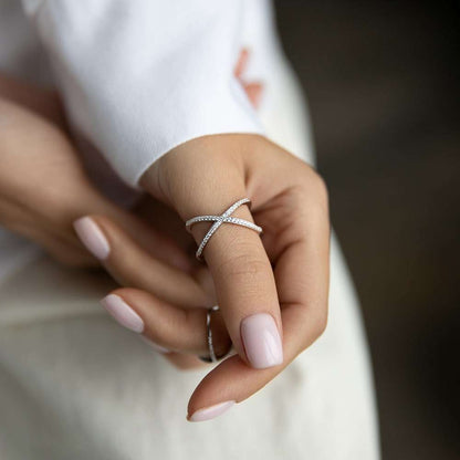 Ring X with stones on the base