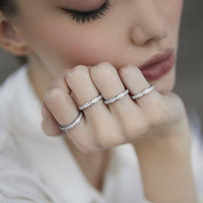Ring with large cubic zirconia V2