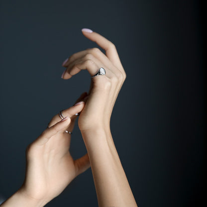 Signet ring Circle