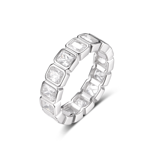 Ring path with baguette cut stones