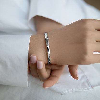 Frame bracelet 4 mm with gems