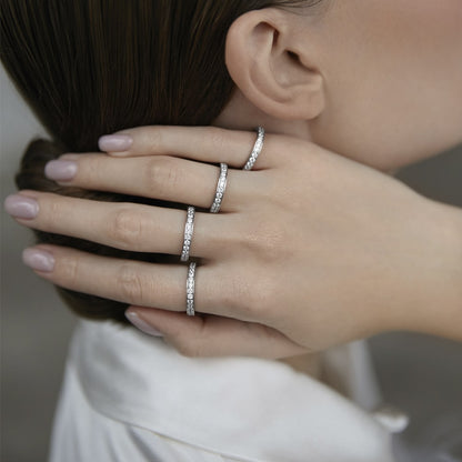 Ring with large cubic zirconia V2