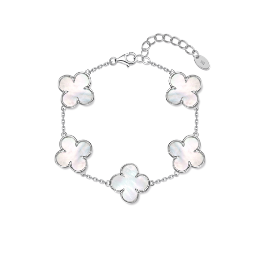 Bracelet with mother-of-pearl clovers