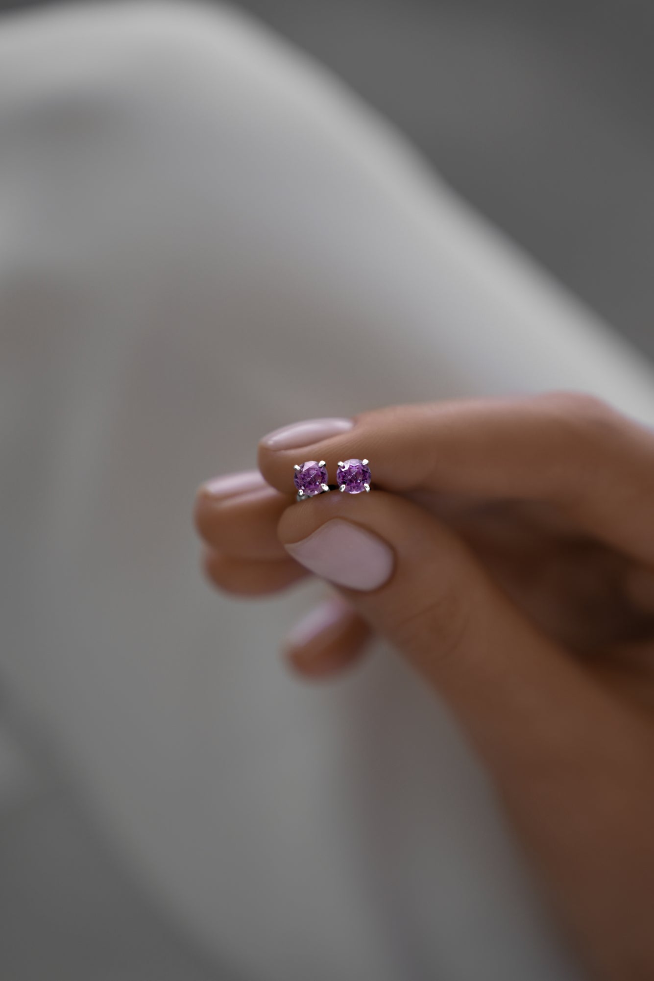 Earstuds natural amethyst 5 mm