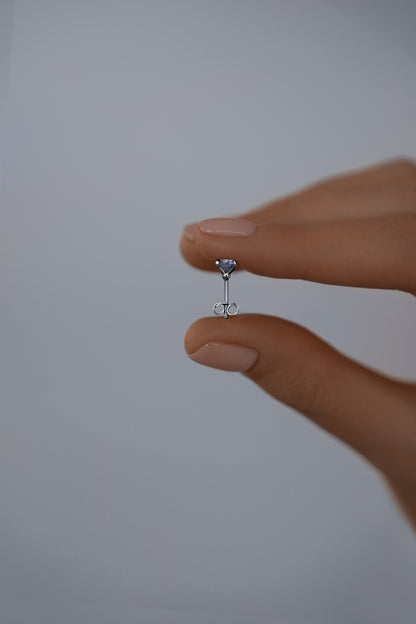 Earstuds Natural blue topaz 5 mm