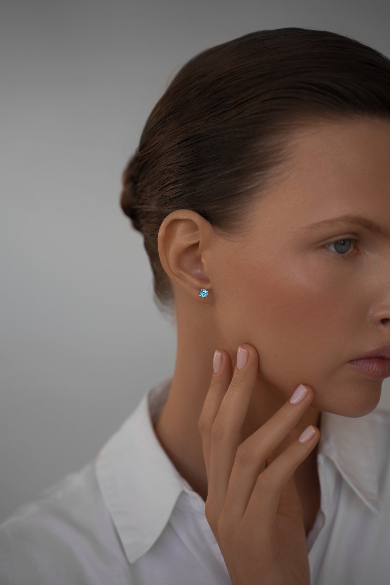 Earstuds Natural blue topaz 5 mm