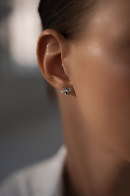 Earstuds Jet to the clouds