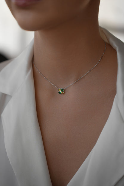 Necklace Lucky with green stones