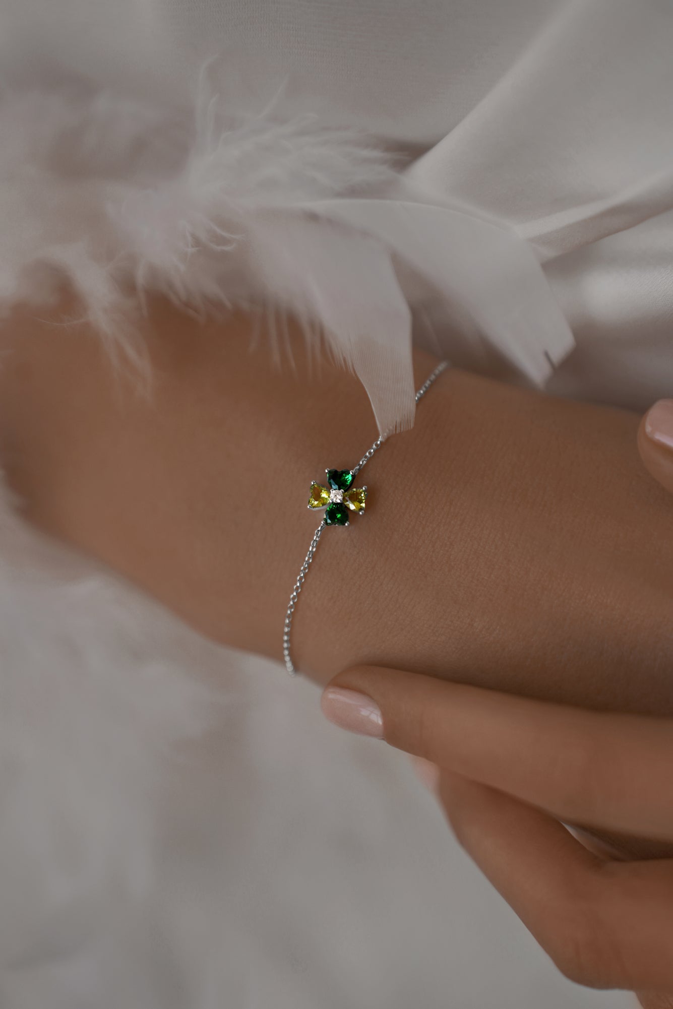 Bracelet Lucky with green stones