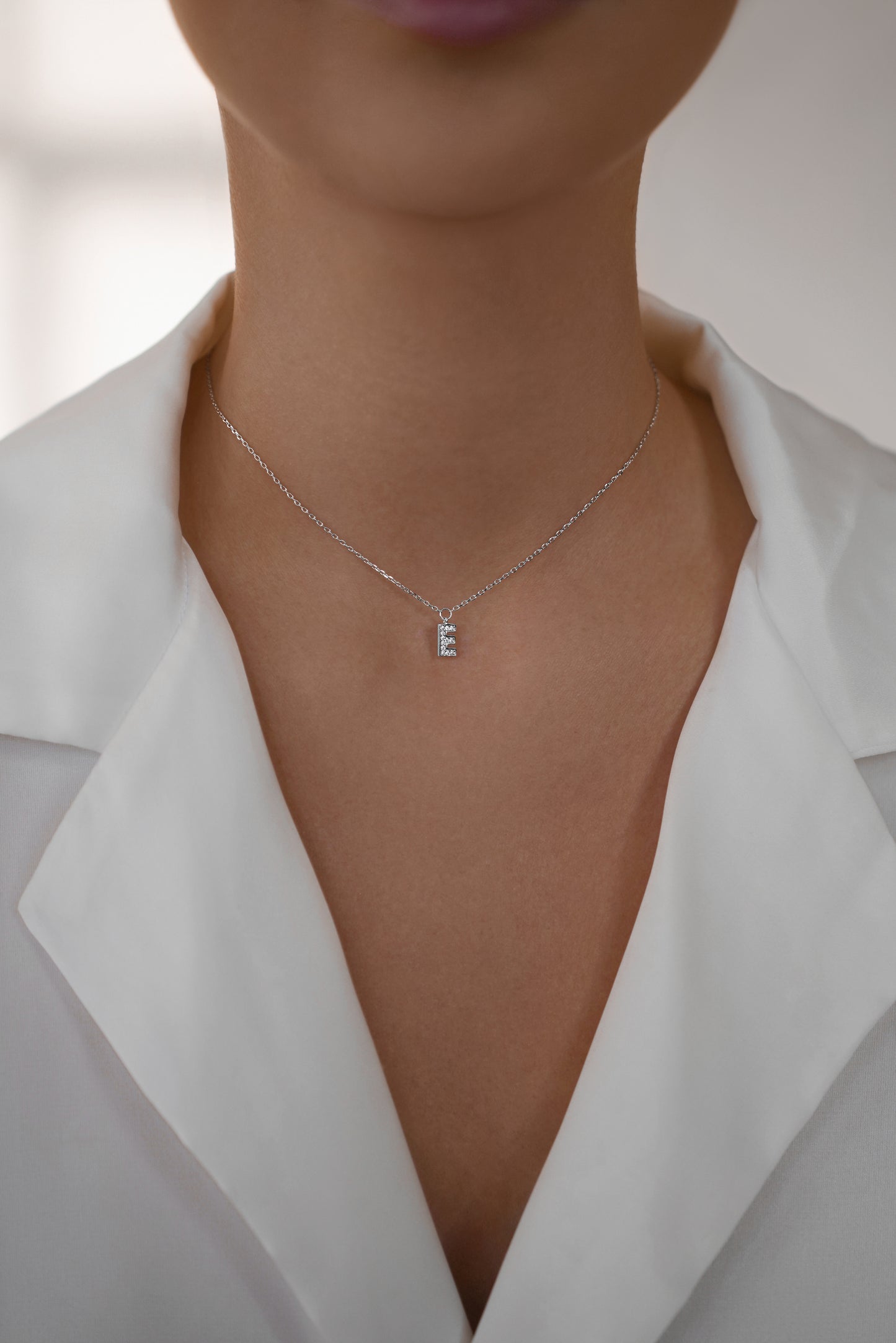 Necklace with letter E 40 cm