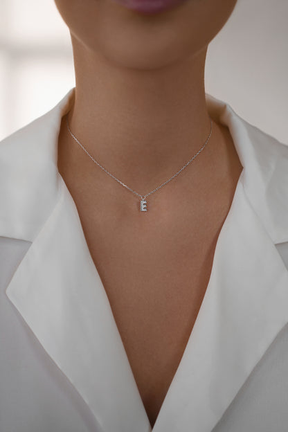 Necklace with letter E 40 cm