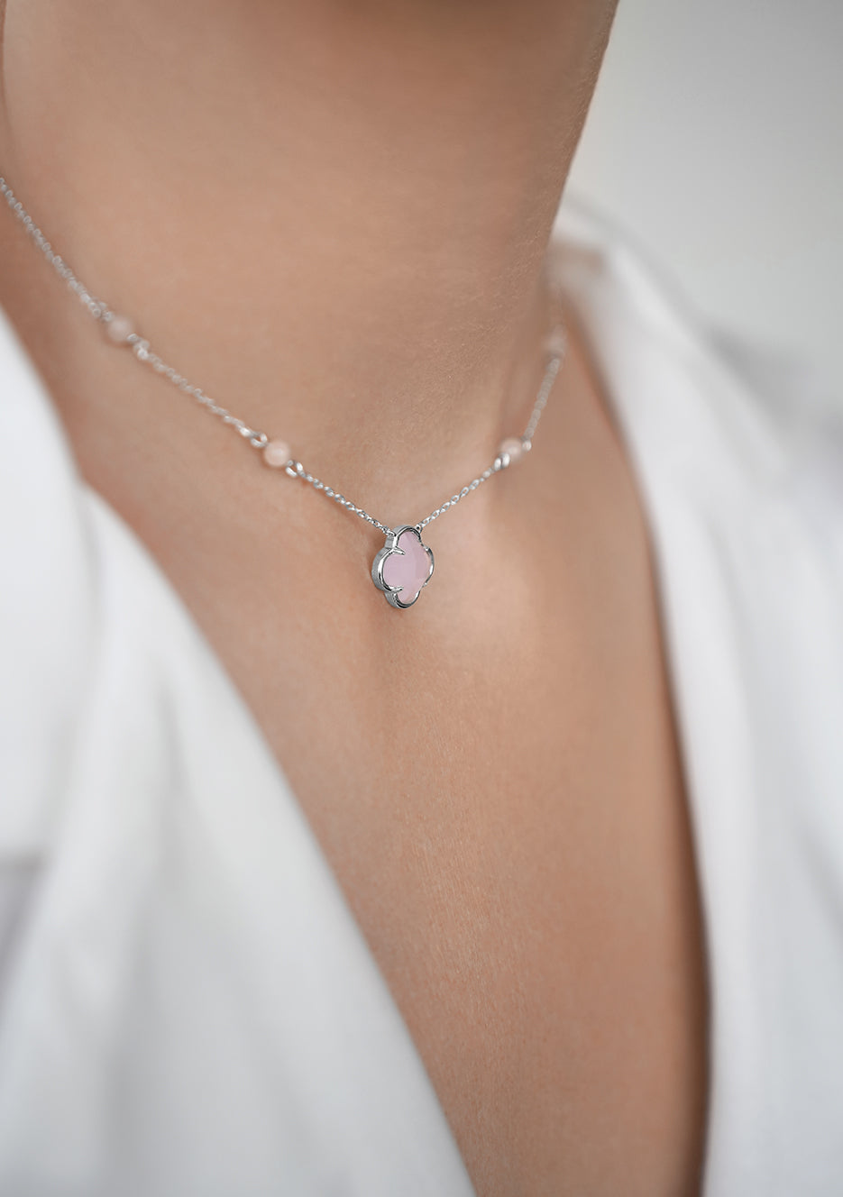 Necklace Pink quartz Clover
