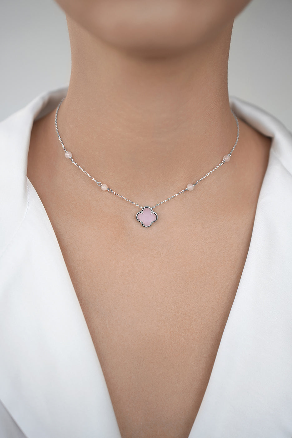 Necklace Pink quartz Clover