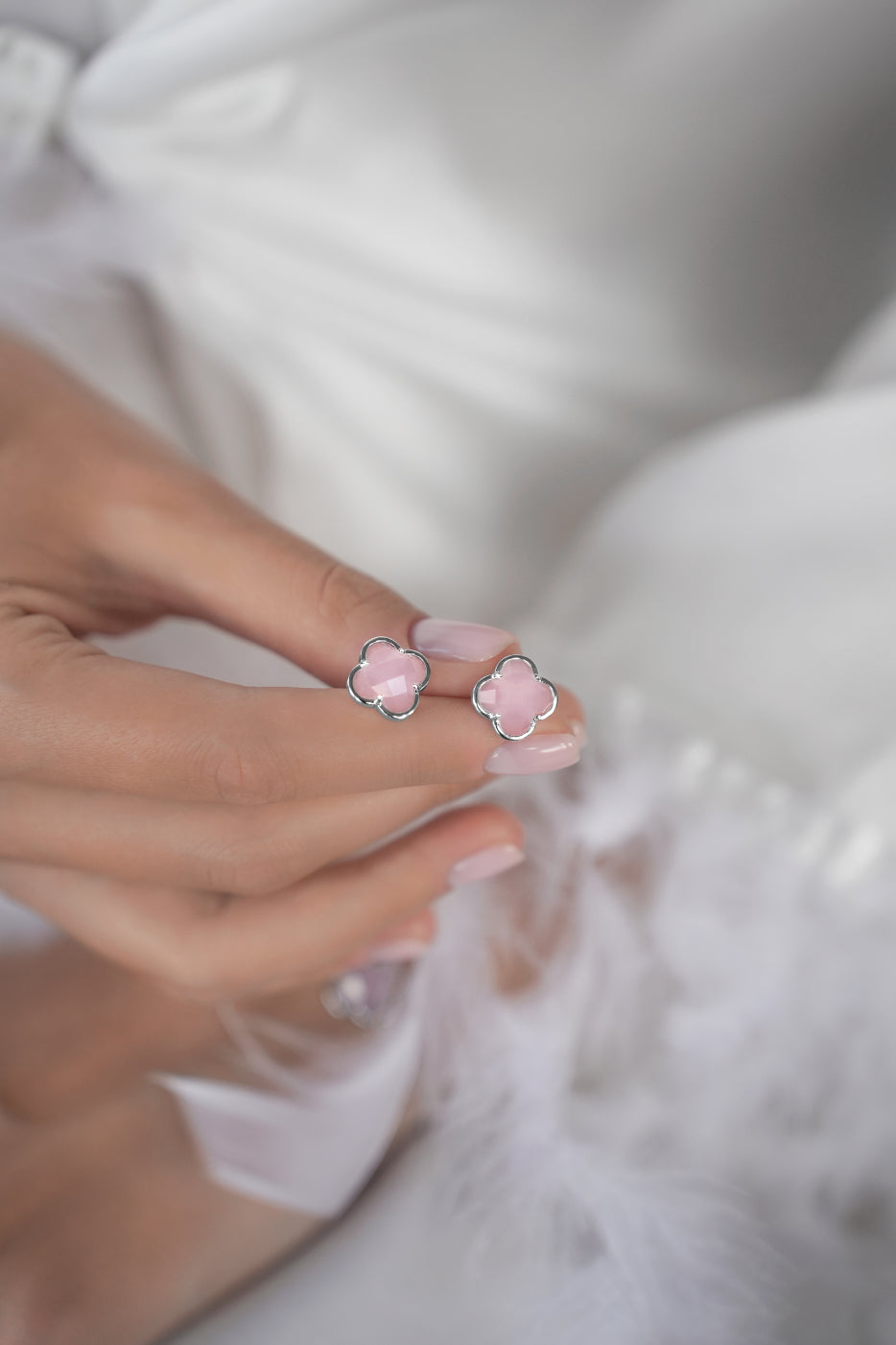 Earstuds Pink quartz Clover