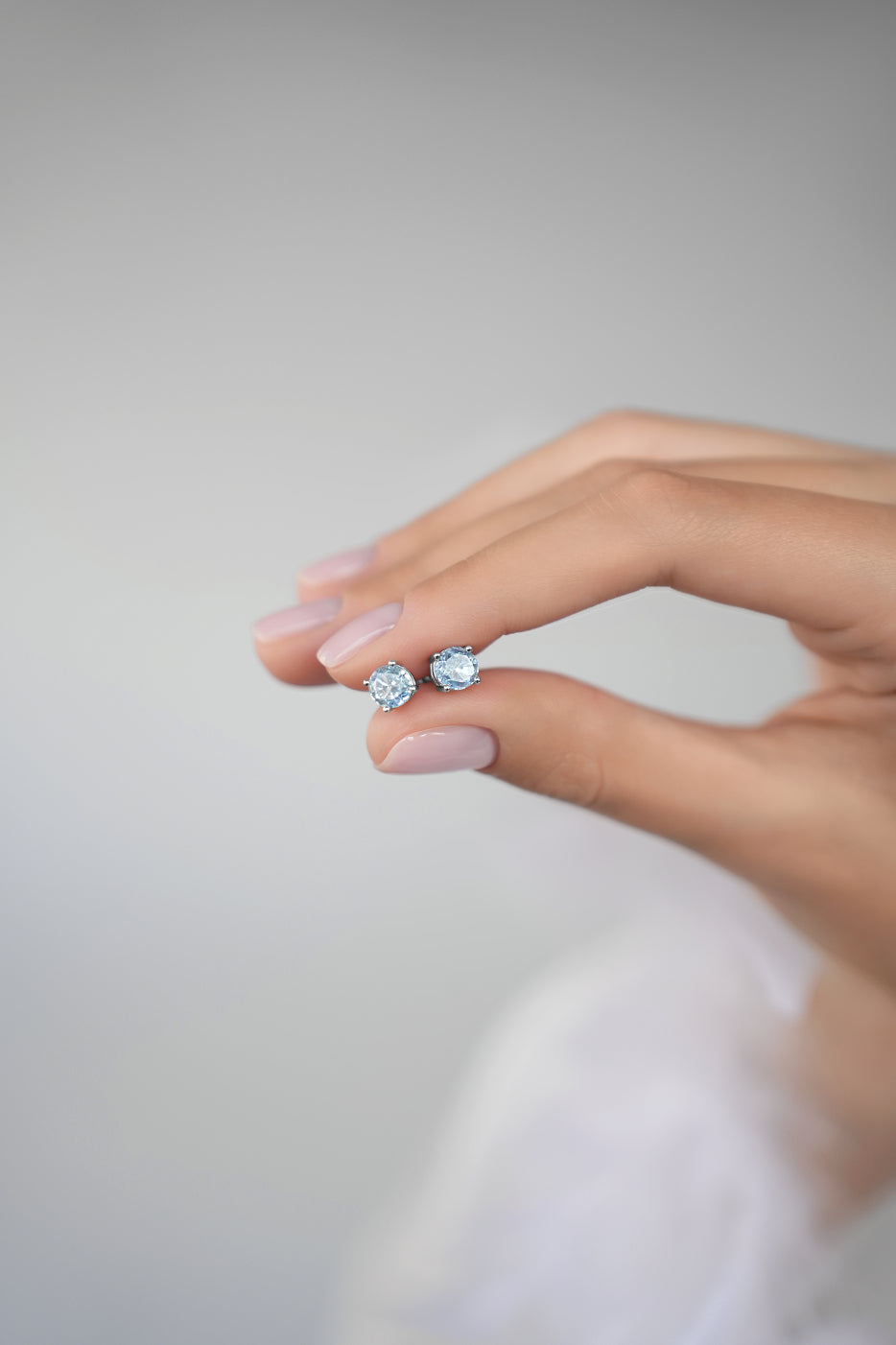 Earstuds Round Blue CZ