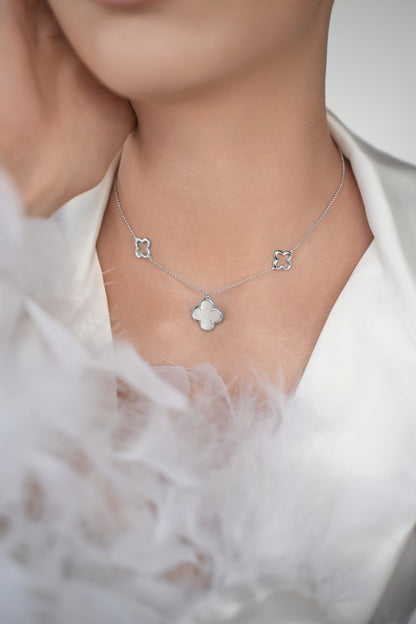 Necklaces 3 clovers with white MOP
