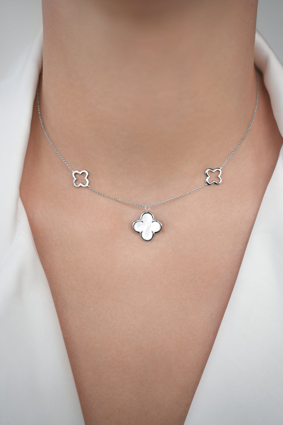 Necklaces 3 clovers with white MOP