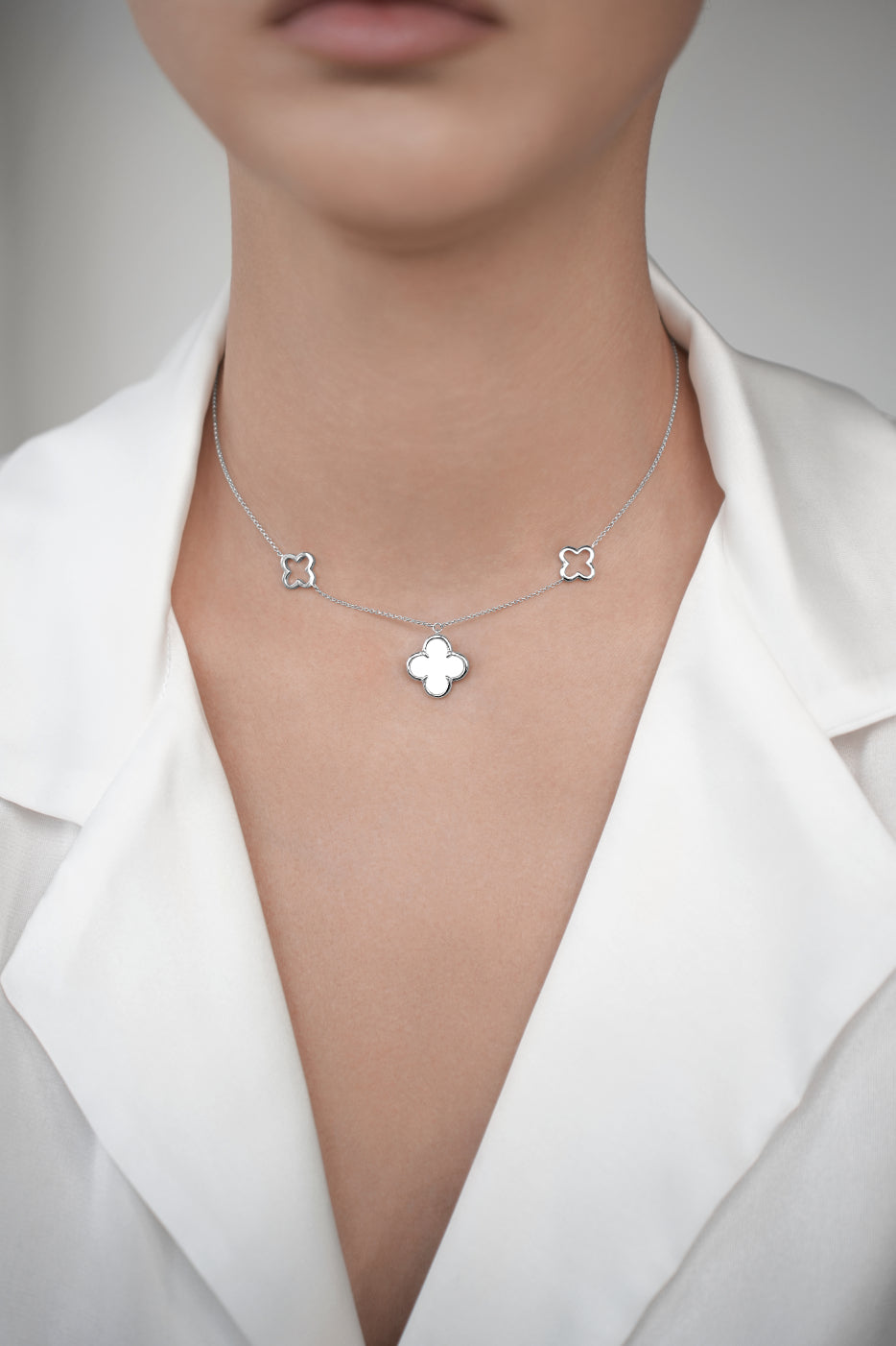 Necklaces 3 clovers with white MOP