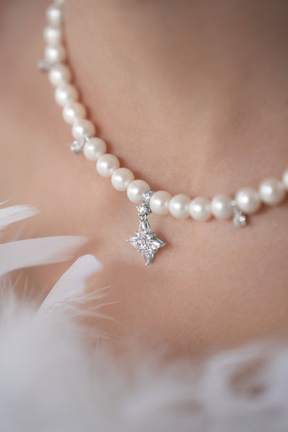 Pearl Choker Star Queen