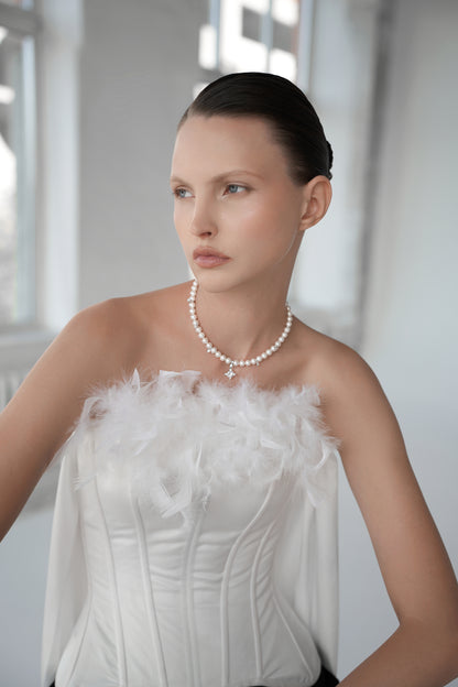 Pearl Choker Star Queen