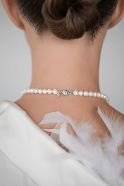 Pearl Choker Star Queen