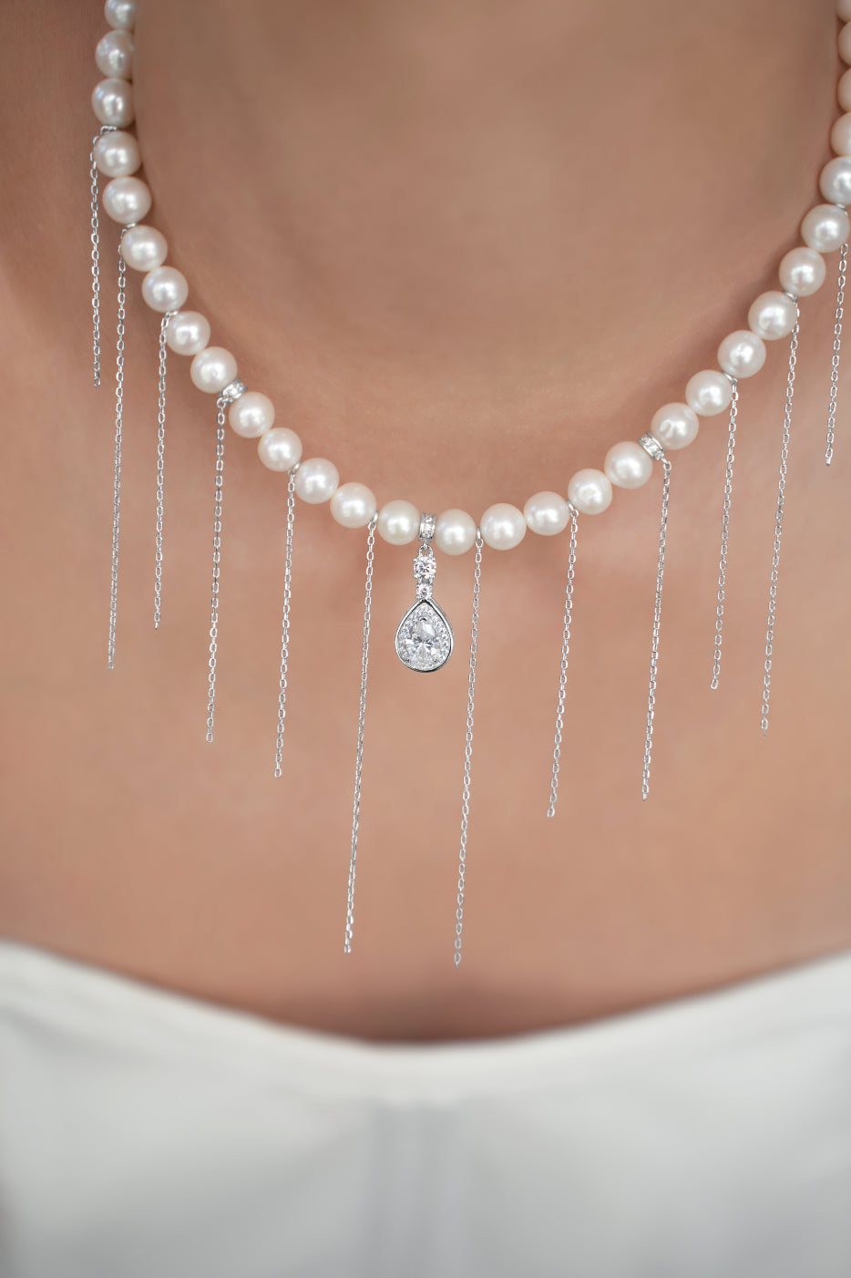 Pearl Choker Dancing Queen