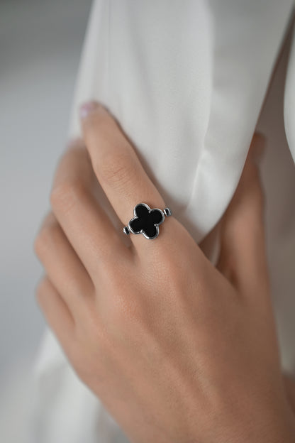 Reversible Clover Ring