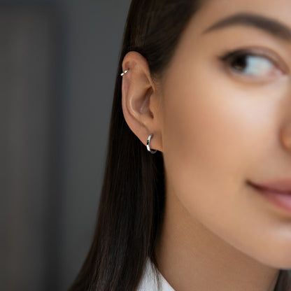 Huggies-earring 6 mm
