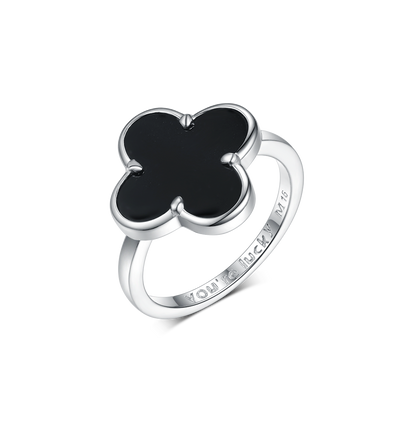 Clover ring with black onyx