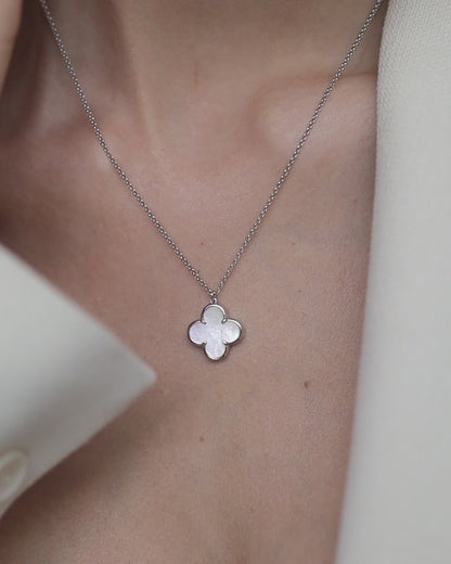 Clover Necklace with Mother of Pearl