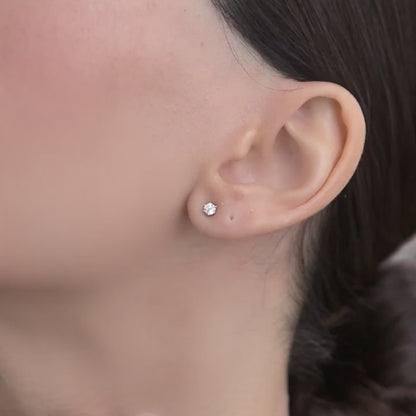 Stud earring with a stone