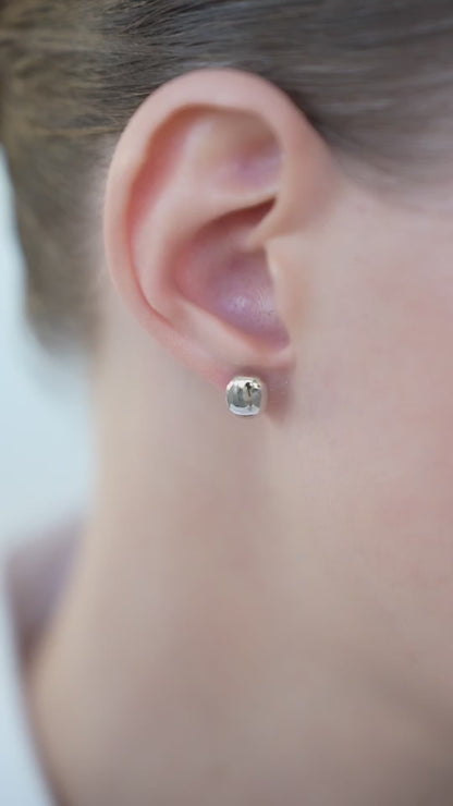 Earstuds Grains