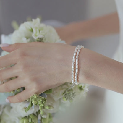 Bracelet with natural pearls