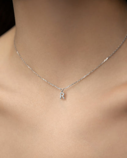 Necklace with letter R 37 cm