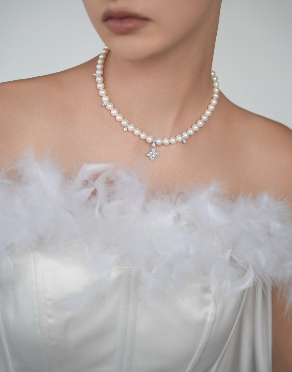 Pearl Choker Star Queen