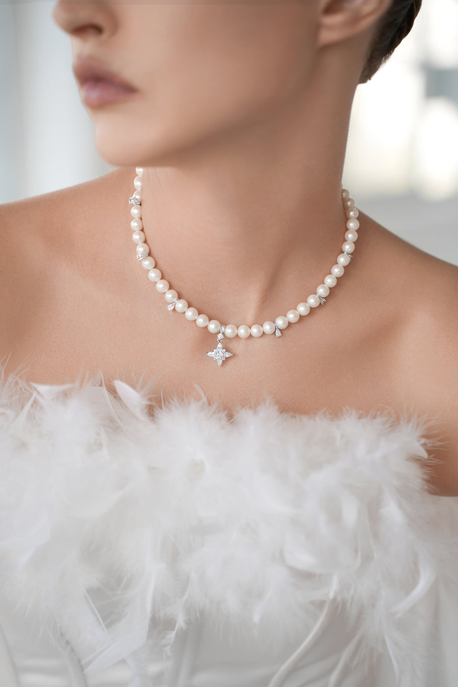 Pearl Choker Star Queen