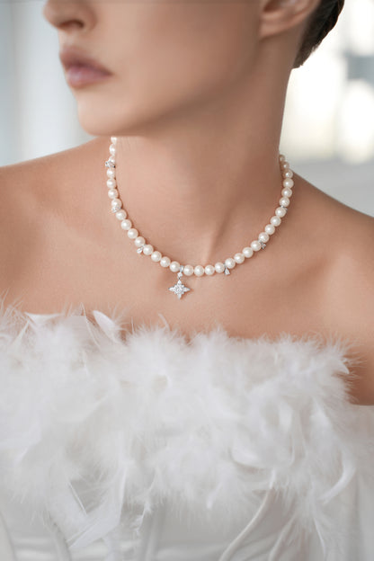 Pearl Choker Star Queen