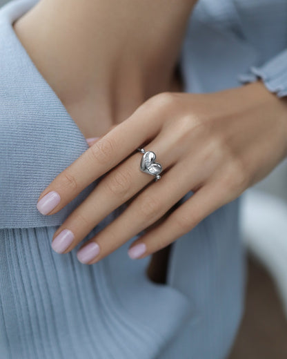 Ring Love and Hate